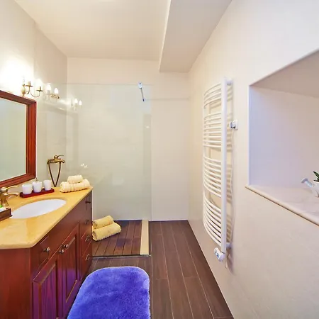 Villa Luxury With A Swimming Pool Cibaca *